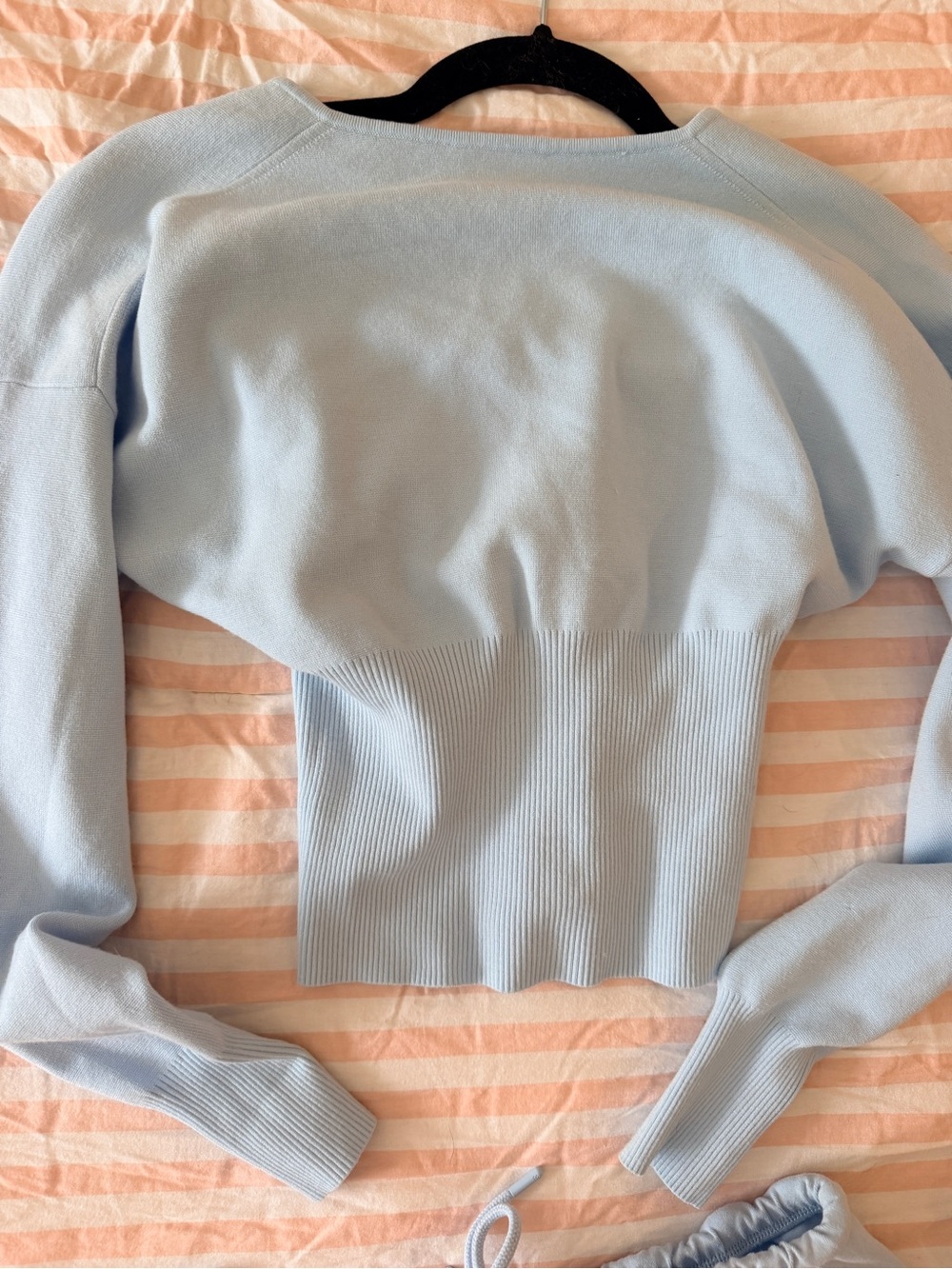 Aritzia Go Lightly Cardigan and Gilmore Pant - Picture 6 of 7